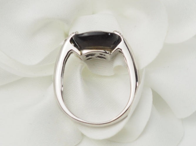 Anel em ouro branco, quartzo fumado e diamantes 