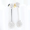 Boucles d'oreilles Longues boucles d'oreilles en or blanc 18 carats ornées de rosettes de diamants 58 Facettes VV1-F