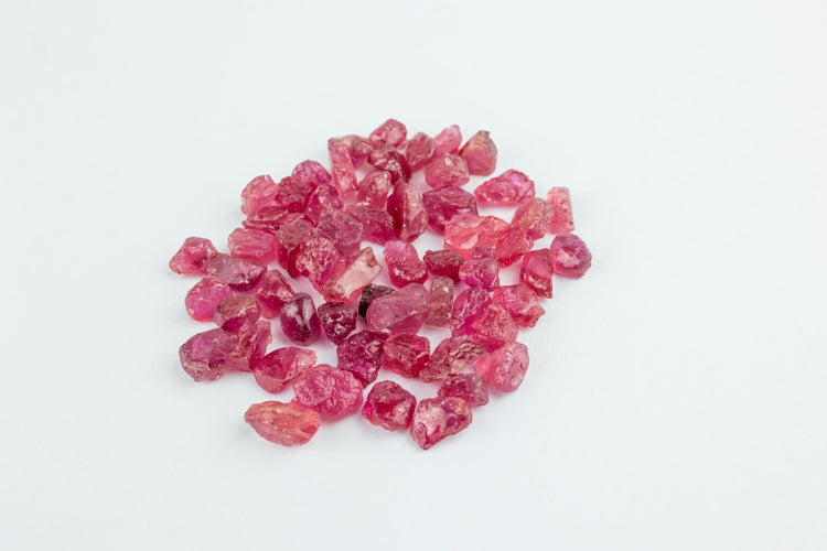 Gemstone Lot de 60cts de rubis non chauffé non traité de Birmanie 58 Facettes 477