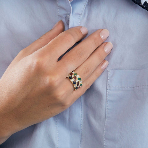Bague Bague vintage en or jaune sertie de diamants, saphirs, rubis et émeraude. 58 Facettes