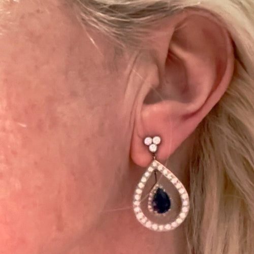 Boucles d'oreilles Boucles d'oreilles en platine de style Art déco avec diamants de 1,60 ct et saphir 58 Facettes A2135