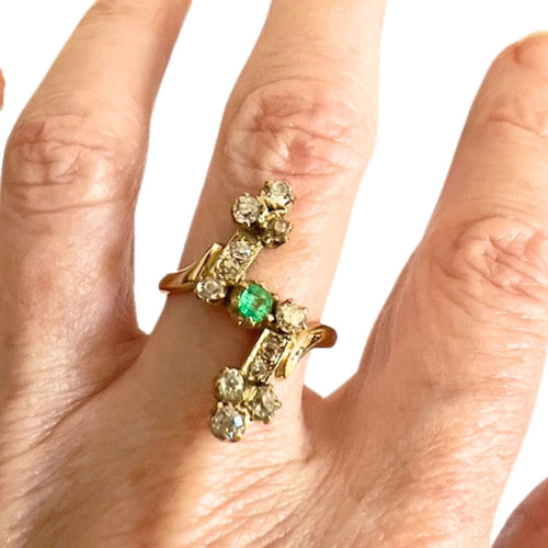 Bague 56 Bague design Art Déco en or jaune avec diamants et émeraudes 58 Facettes A2315(224)