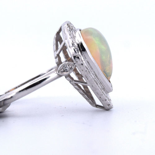 Bague 54 Bague en or jaune avec opale cabochon Déco 58 Facettes