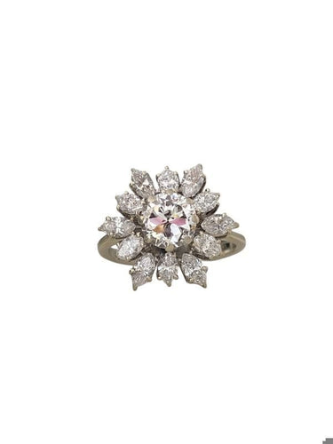 Bague 53 Bague fleur en or blanc et diamants 2.80 Ct 58 Facettes