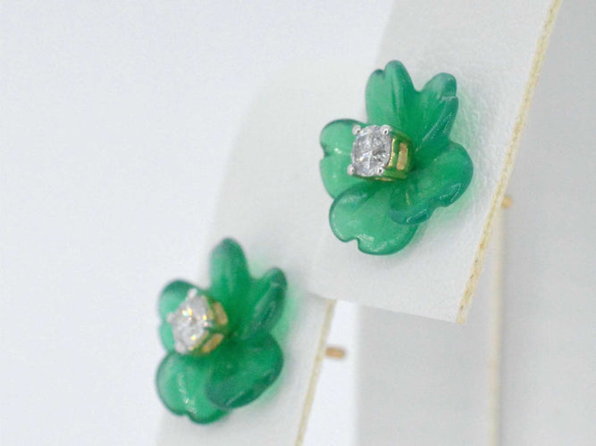 Boucles d'oreilles Boucles d'oreilles en or 0,18 carat avec fleur précieuse verte et gros diamants 58 Facettes 2259