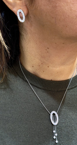 Boucles d'oreilles Parure collier et boucles d’oreilles en or et diamants 58 Facettes