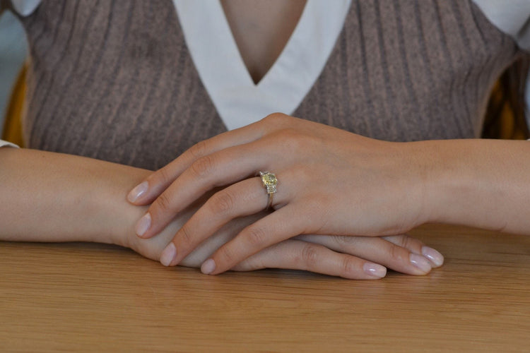 Bague 53 Bague diamant jaune de 2,01cts en platine 58 Facettes 27426-27584