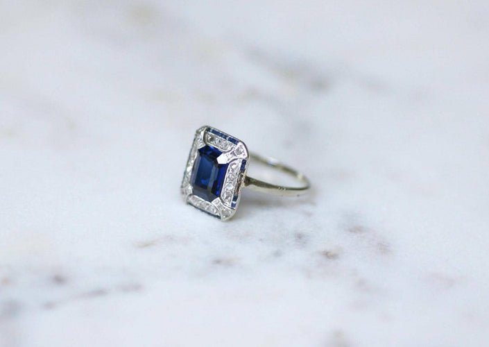 Bague 57 Bague de fiançailles Art déco saphirs synthétiques et diamants en or blanc 18k et platine 58 Facettes