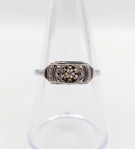 Bague 56 Bague Art Déco or blanc, diamant et monture géométrique (circa 1920) 58 Facettes A06246