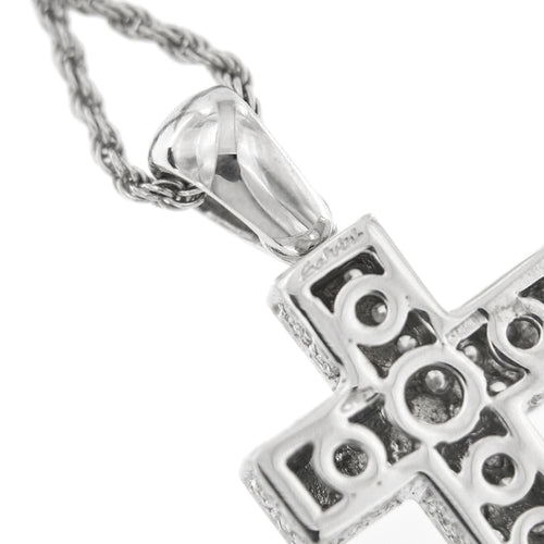 Collier Collier Pendentif croix et diamants 58 Facettes 32812