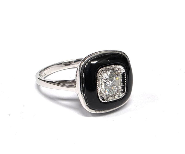 Bague 54 Bague en platine ornée d'onyx taillé à la main et d'un gros diamant taille ancienne 58 Facettes