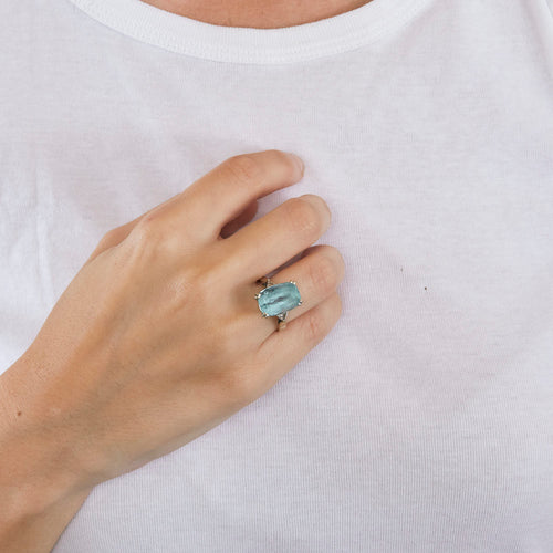 Bague 56 Bague or gris ornée d'une aigue marine 58 Facettes GU72