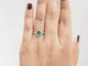 Bague 53 Bague entourage en or blanc, émeraude 0.61ct et diamants 58 Facettes 33176