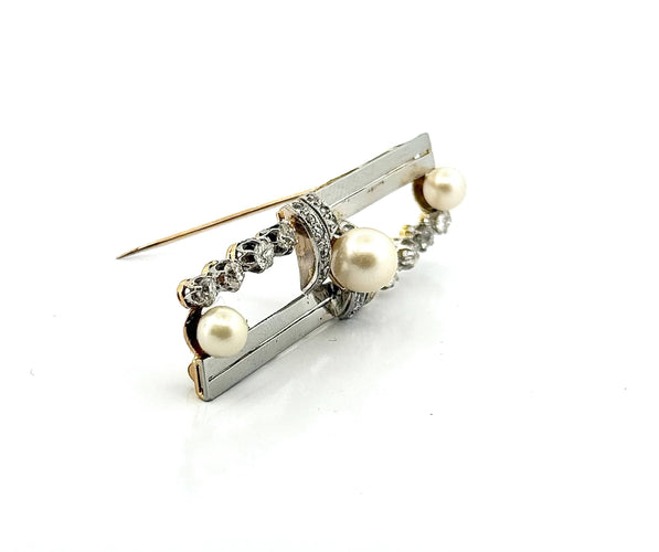 Broche antiga em Platina, pérolas e diamantes 