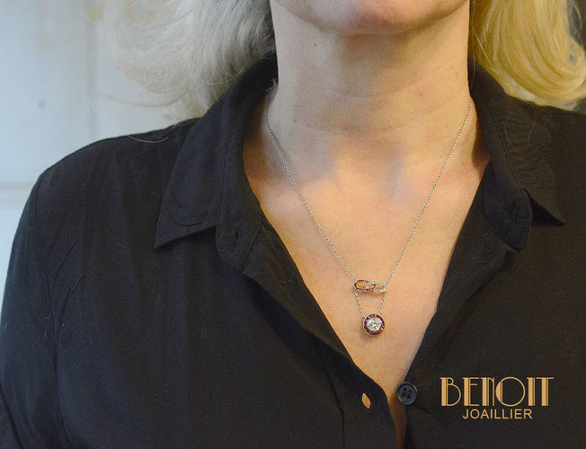 Collier Collier pendentif Art Déco diamant, rubis calibrés 58 Facettes A10447