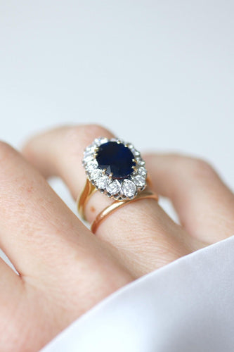 Bague 50.5 Bague Marguerite Saphir 4,60 Cts Entourage Diamants 58 Facettes