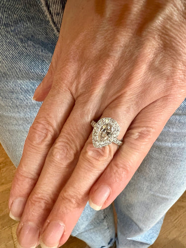 Bague 52 Bague Diamants Poire 1.90 Carats Platine Or Gris 18 Carats 58 Facettes BD213