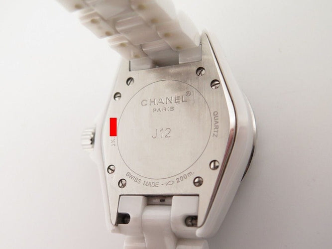 Montre montre CHANEL j12 33 mm en ceramique blanche quartz 58 Facettes 259477