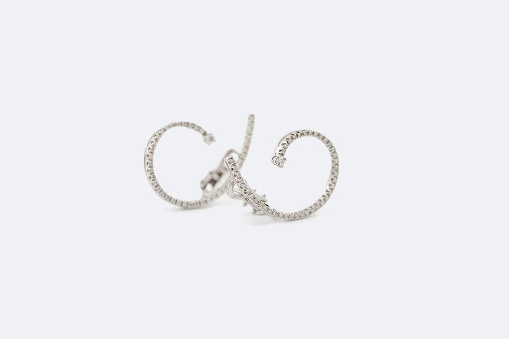 Boucles d'oreilles Boucles d'oreilles spirales en or blanc et diamants 58 Facettes ORC183