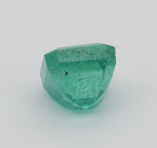 Gemstone Emeraude non huilé 1.39cts certificat GFCO 58 Facettes 472