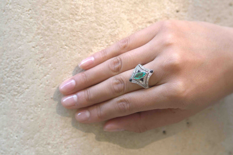 Bague 56 Bague Art Déco Platine Emeraude Saphirs Diamants 58 Facettes 24962