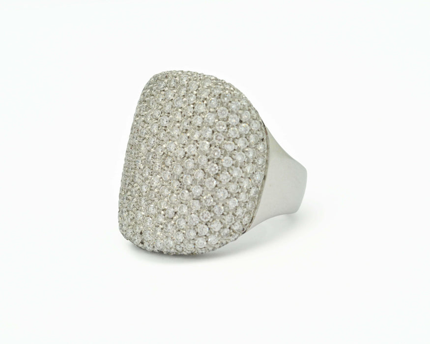 Ring in white gold with diamond pave ct 2.2