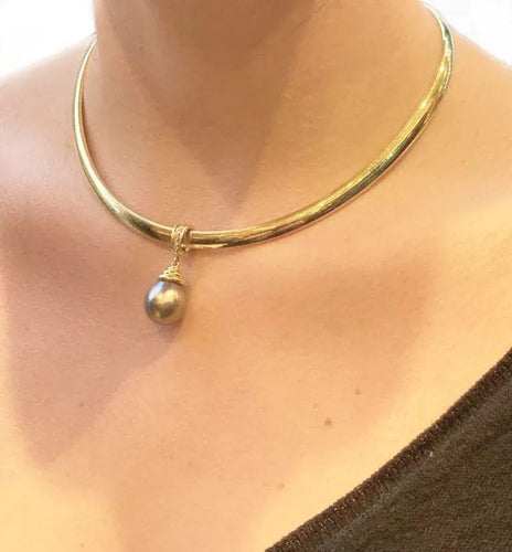 Collier COLLIER DE PERLES OMEGA OU DIAMANTS 58 Facettes BO/220120 NSS