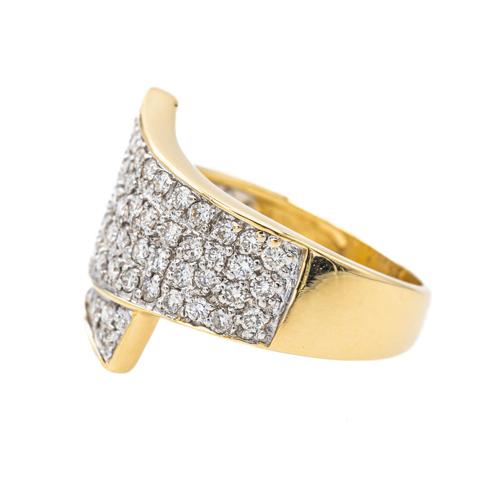 Anillo de oro amarillo con diamantes