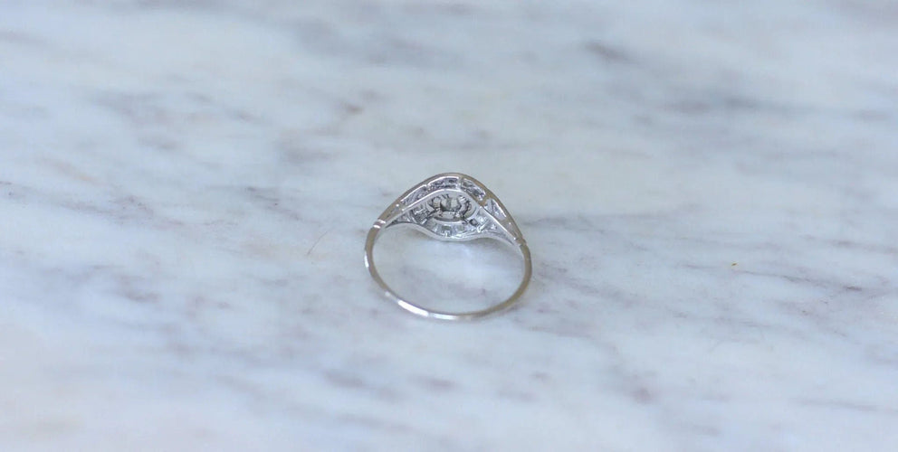 Bague Bague art déco or blanc, platine et diamants 58 Facettes