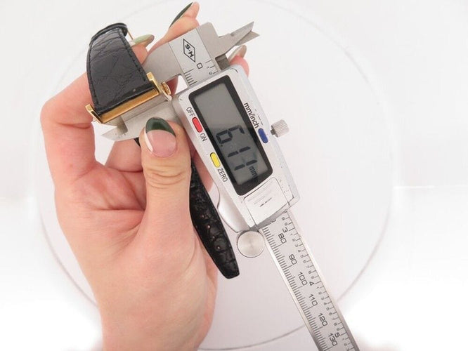 Montre vintage montre PATEK PHILIPPE carre or jaune mecanique 37 mm 58 Facettes 258852