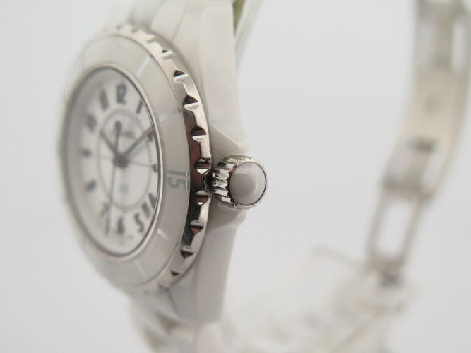 Montre montre CHANEL j12 33 mm en ceramique blanche quartz 58 Facettes 259477