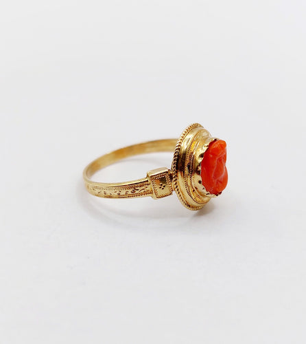 Bague 44 Bague or rose, camée corail monture finement ciselée (circa 1900) 58 Facettes A06370