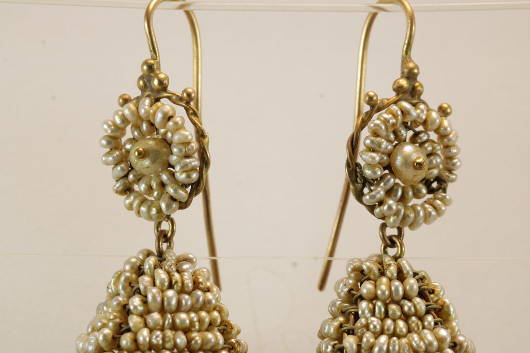 Pendientes de oro con perlas antiguas