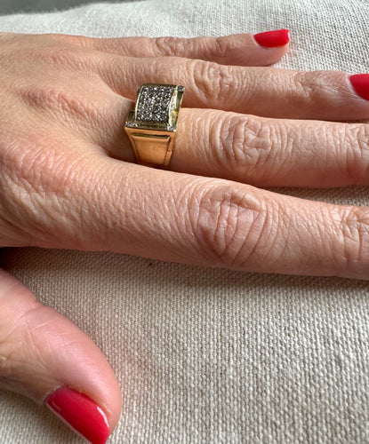 Bague 57 Bague or pavage 44 diamants 58 Facettes