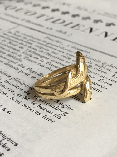 Bague 51 Bague ancienne en or jaune 18K représentant deux serpents 58 Facettes