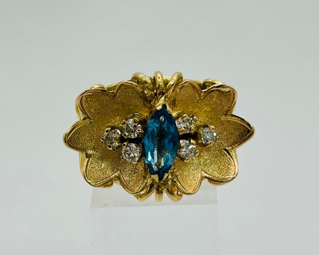 Bague 57 Bague vintage en or jaune avec aigue-marine marquise et diamants 58 Facettes 50300