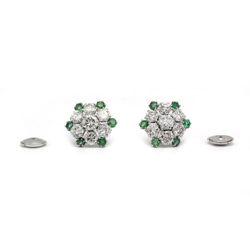 Boucles d'oreilles Boucles d'oreilles Flocons - Or blanc, Emeraudes et Diamants 58 Facettes 250356R