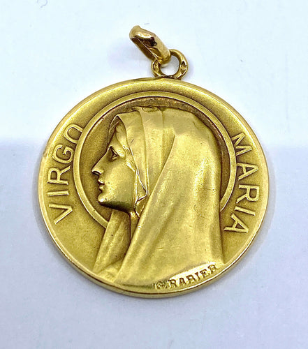 Pendentif Médaille en or jaune 18 carats représentant la Vierge Marie, signée G.Rabier 58 Facettes AB439