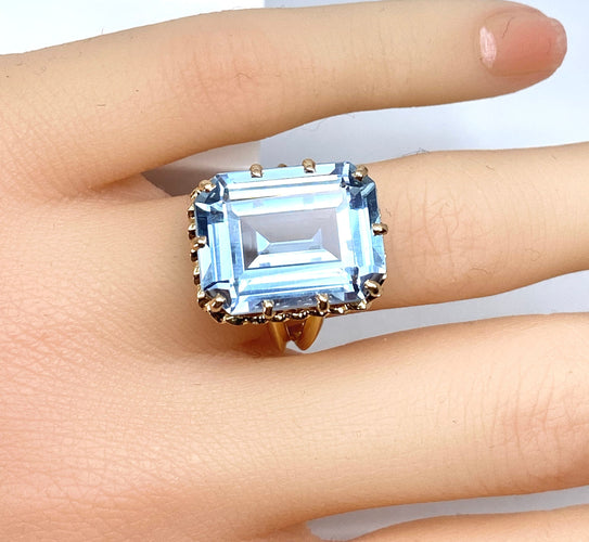 Bague 52 Bague en or jaune 18 carats avec aigue-marine 13 carats 58 Facettes AB667