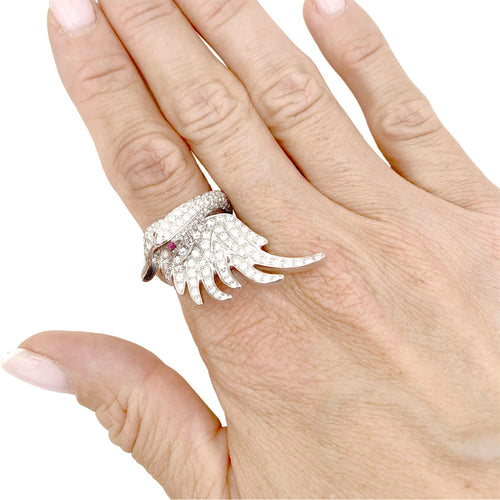 Bague 51 Bague Boucheron, "Animaux de Collection : "Cypris, le Cygne", or blanc, diamants, rubis. 58 Facettes 34865