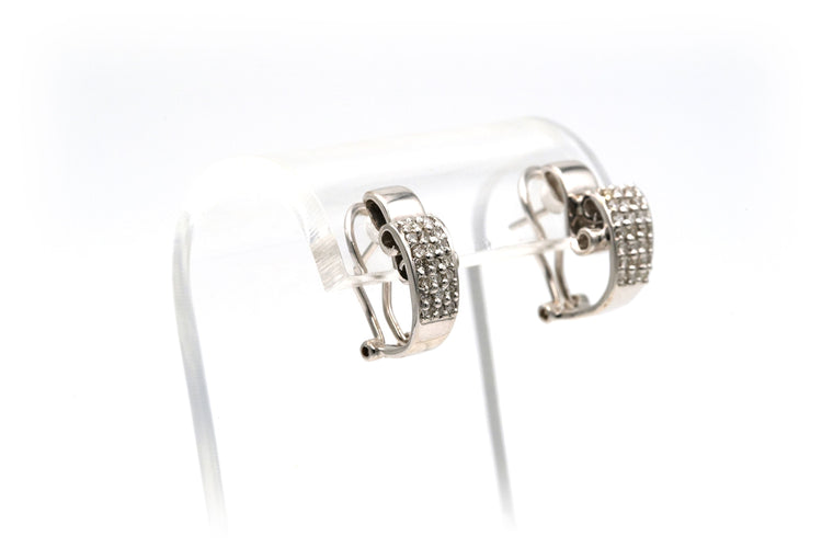 Boucles d'oreilles Boucles d'oreilles en or blanc serties de diamants 58 Facettes 18806