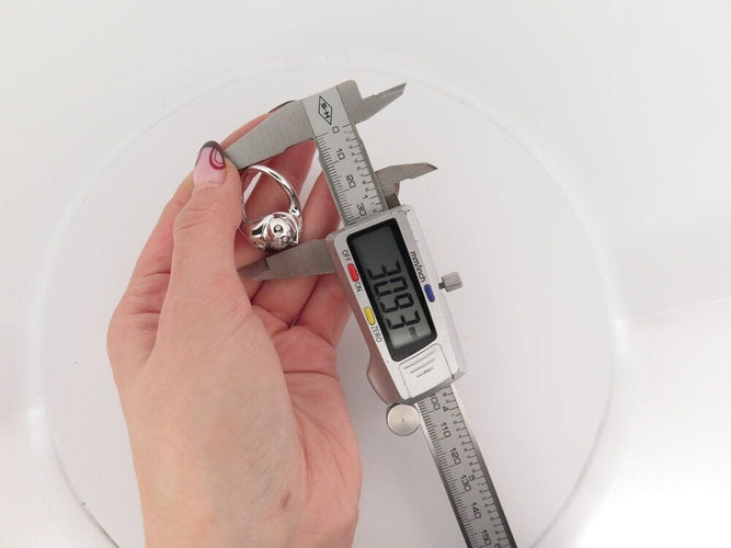 Bague 51 bague BOUCHERON trouble serpent 51 or blanc 18k diamants rubis 58 Facettes 265061