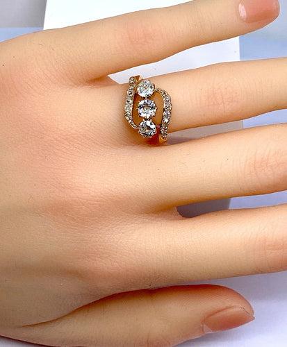 Bague 49 Bague en or jaune 18 carats et diamants vers 1900 58 Facettes AB497