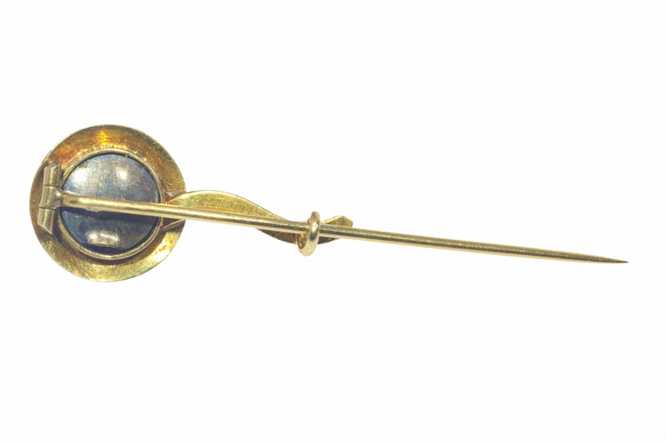 Ein Einblick in das Jahr 1780: Gold- und Diamantbrosche im Rokoko-Stil 