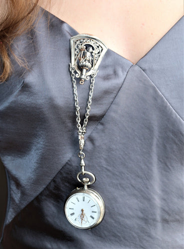 Broche Châtelaine et montre de gousset 58 Facettes 458-461