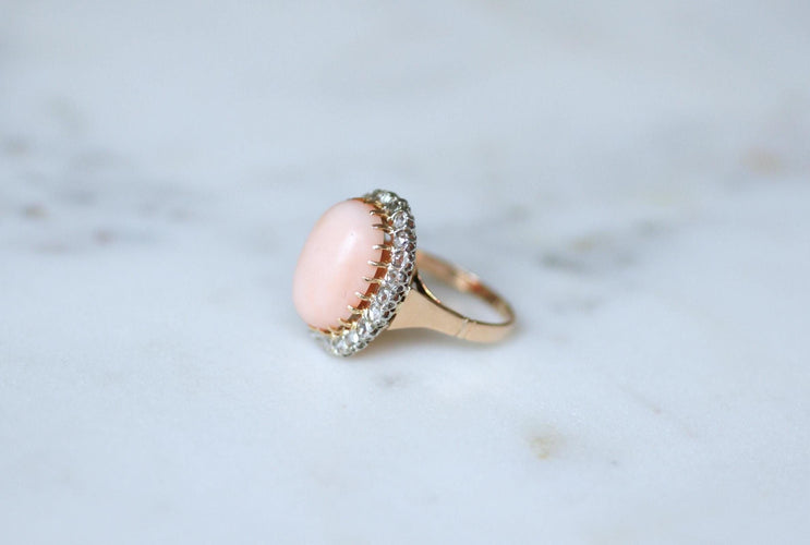 Bague 52 Bague Marguerite Belle Époque Corail Peau d'Ange entourage Diamants 58 Facettes