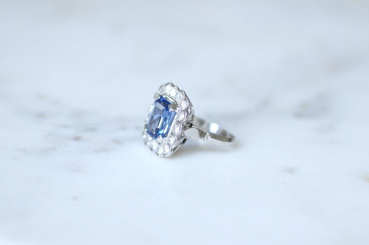 Bague 54.5 Bague Marguerite Art Déco saphir de Ceylan 3,90 cts et diamants 58 Facettes