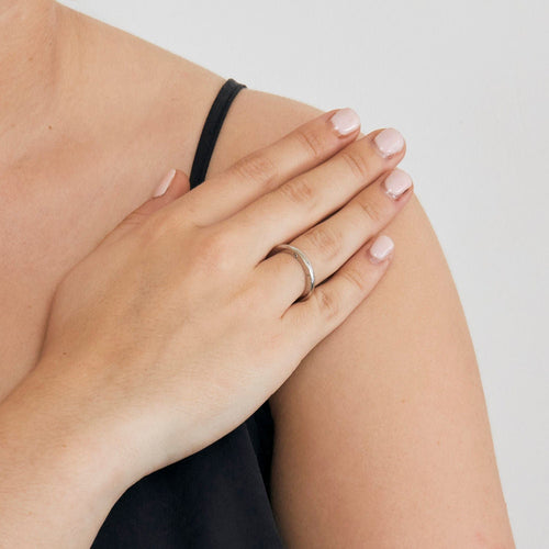 Bague 54 PIAGET - Alliance en platine avec diamant 58 Facettes B2