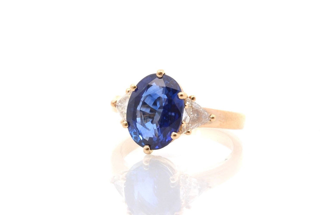 Koningsblauwe saffierring 5,67 ct diamanten