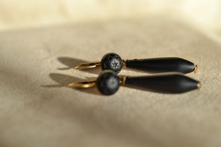 Boucles d'oreilles Pendants d'oreilles étoilés en or jaune et jais 58 Facettes 3762b